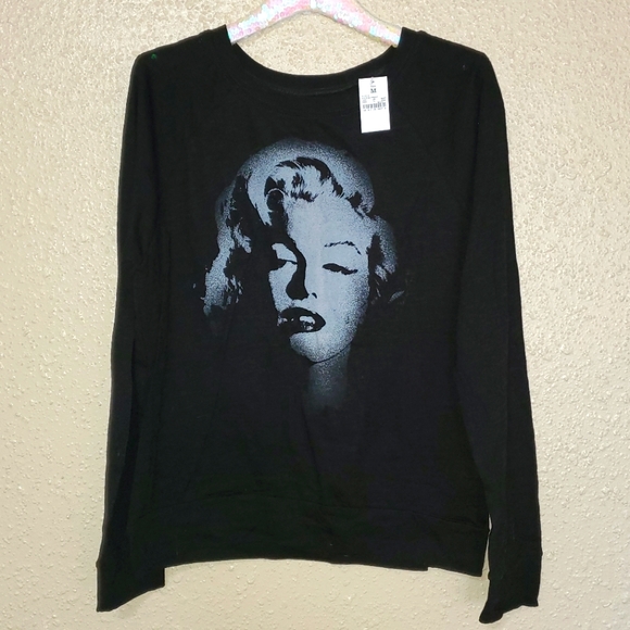 ●SOLD● NWT Women's Marilyn Monroe Long Sleeve Crewneck T-Shirt - Black - Picture 1 of 4